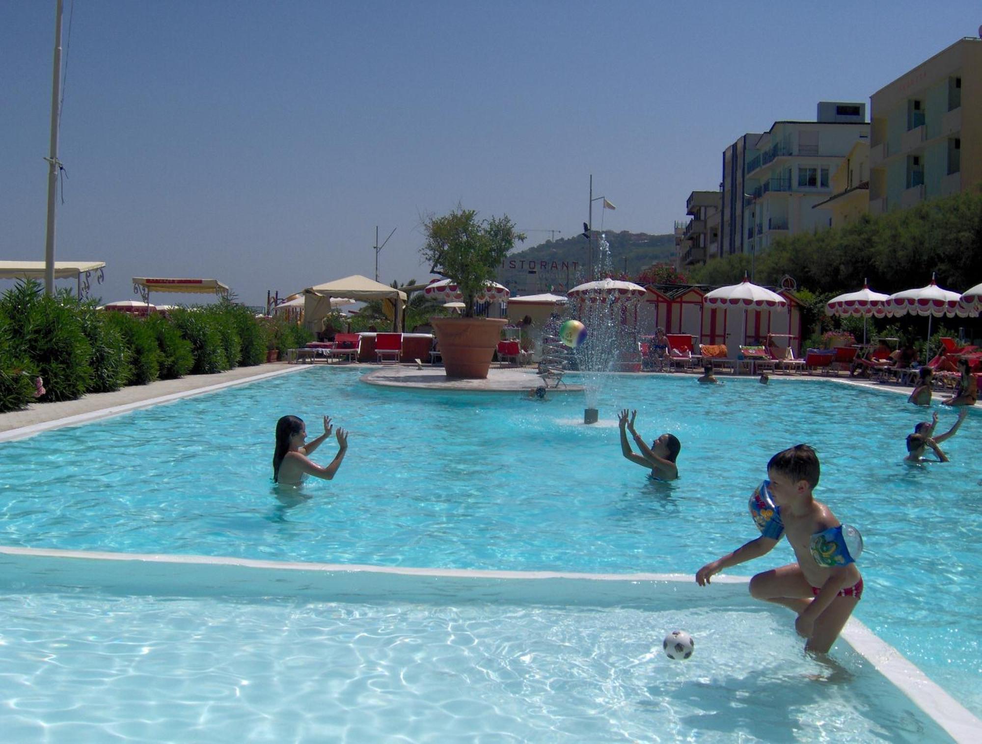 גביצ'ה מארה Hotel Nord Est מראה חיצוני תמונה